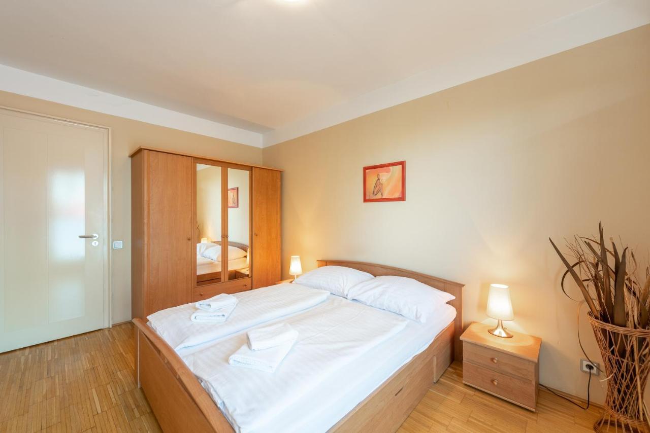 Luxury Apartment River Diamond Residence Prága Kültér fotó